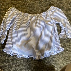 Off shoulder ruffled top